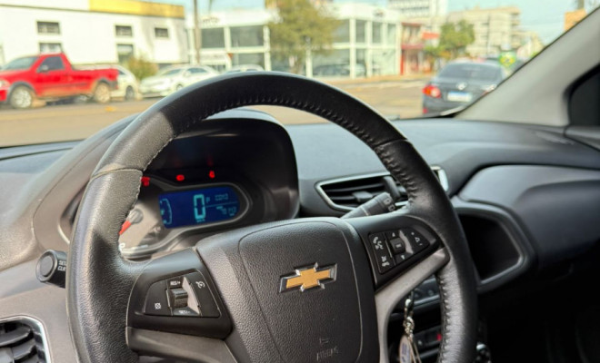 GM - Chevrolet ONIX HATCH LTZ 1.4 8V FlexPower 5p Aut. 2015 Flex-5