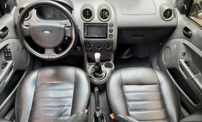 Ford Fiesta Personnalité 1.0 8V 66cv 5p 2007 Flex-6