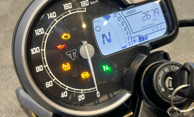 TRIUMPH SPEED 400 2025 Gasolina-9