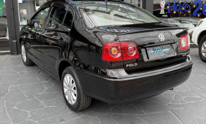 VW - VolksWagen Polo Sed. COMFORT. 1.6 Mi Tot. Flex 8v 2009 Flex-9