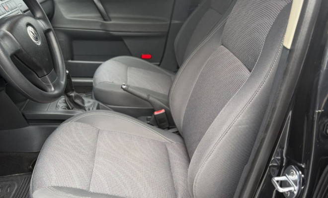 VW - VolksWagen Polo Sed. COMFORT. 1.6 Mi Tot. Flex 8v 2009 Flex-7