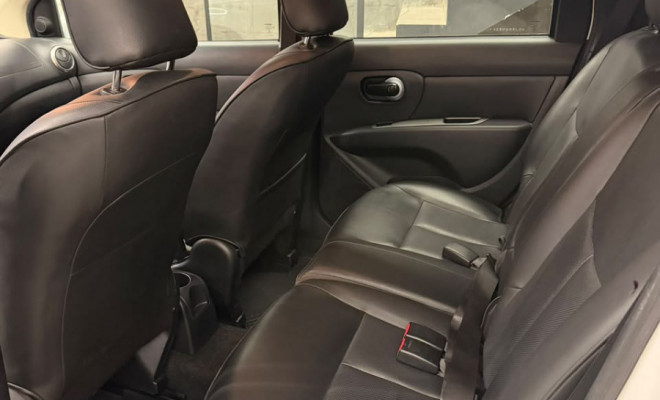 Nissan LIVINA GRAND SL 1.8 16V Flex Fuel Aut. 2013 Flex-4