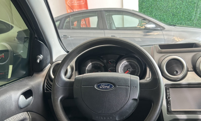 Ford Fiesta Sedan 1.6 Flex Mec. 2014 Flex-10