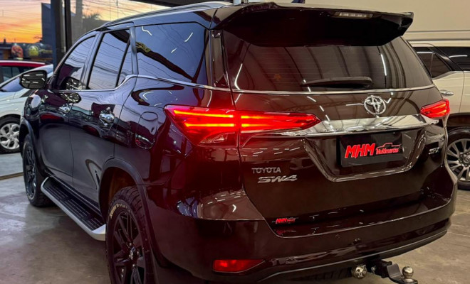 Toyota Hilux SW4 SRX 4x4 2.8 TDI 16V Dies. Aut. 2018 Diesel-2