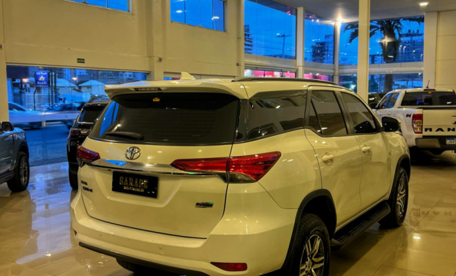 Toyota Hilux SW4 SR 4x2 2.7/ 2.7 Flex 16V Aut. 2019 Flex-5