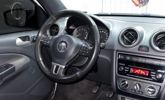 VW - VolksWagen Gol TRACK 1.0 Mi Total Flex 8V 4p 2014 Flex-1