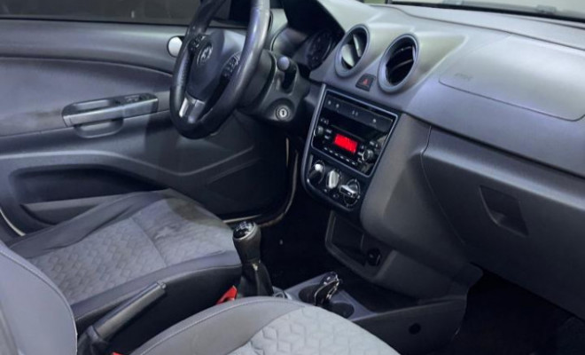 VW - VolksWagen Gol TRACK 1.0 Mi Total Flex 8V 4p 2014 Flex-5