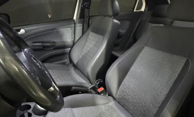 VW - VolksWagen Gol TRACK 1.0 Mi Total Flex 8V 4p 2014 Flex-4
