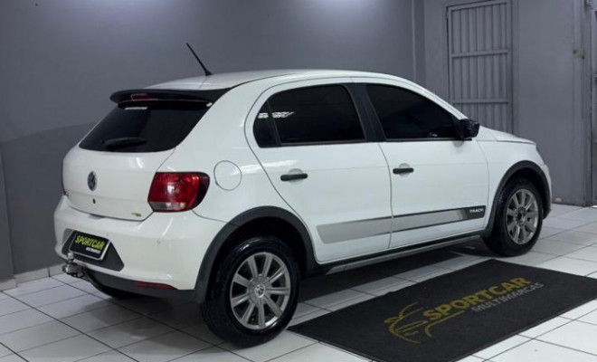 VW - VolksWagen Gol TRACK 1.0 Mi Total Flex 8V 4p 2014 Flex-8