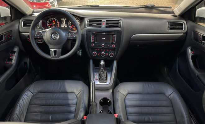 VW - VolksWagen JETTA Highline 2.0 TSI 16V 4p Tiptronic 2014 Flex-4