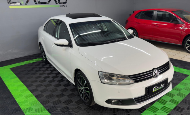 VW - VolksWagen JETTA Highline 2.0 TSI 16V 4p Tiptronic 2014 Flex-3