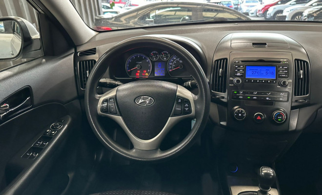 Hyundai i30 2.0 16V 145cv 5p Mec. 2012 Gasolina-6