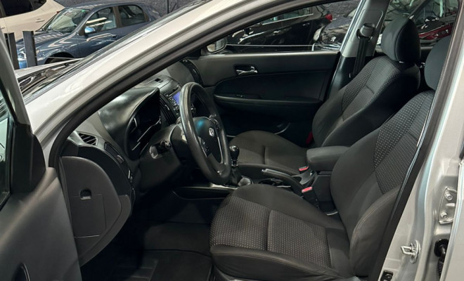 Hyundai i30 2.0 16V 145cv 5p Mec. 2012 Gasolina-7