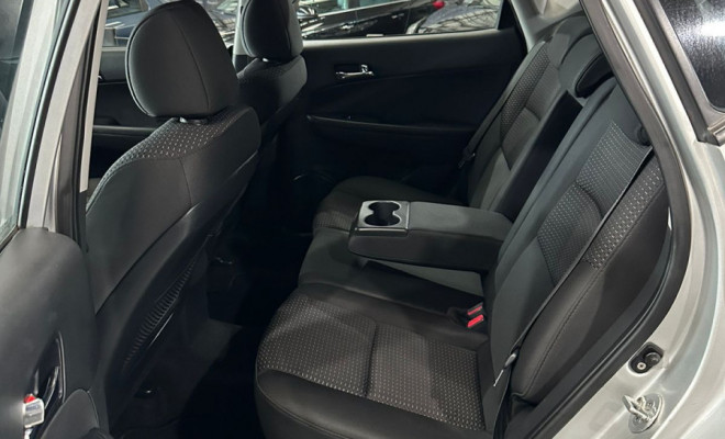 Hyundai i30 2.0 16V 145cv 5p Mec. 2012 Gasolina-8