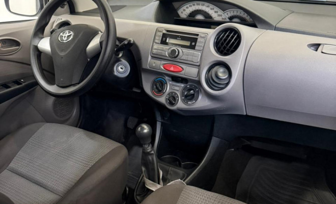 Toyota ETIOS XS  1.3 Flex 16V 5p Mec. 2013 Flex-4