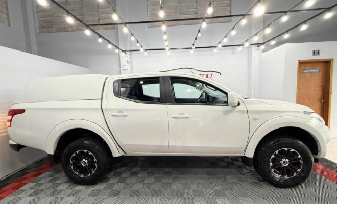 Mitsubishi L200 Triton SPO GL 2022 Diesel-5