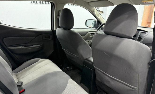 Mitsubishi L200 Triton SPO GL 2022 Diesel-9