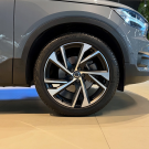 Volvo XC 40 T-5 R-DESIGN 2.0 252cv AWD 2020 Gasolina-16