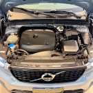Volvo XC 40 T-5 R-DESIGN 2.0 252cv AWD 2020 Gasolina-17