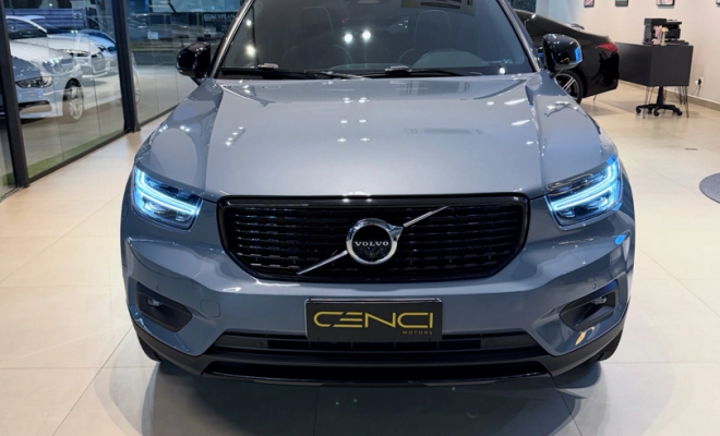 Volvo XC 40 T-5 R-DESIGN 2.0 252cv AWD 2020 Gasolina-3