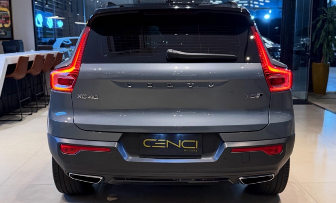 Volvo XC 40 T-5 R-DESIGN 2.0 252cv AWD 2020 Gasolina-0