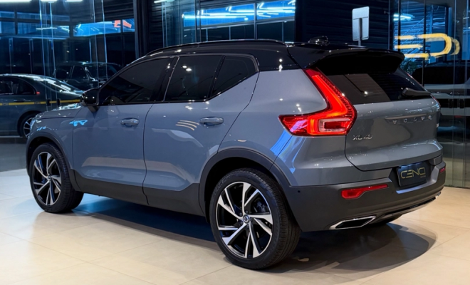 Volvo XC 40 T-5 R-DESIGN 2.0 252cv AWD 2020 Gasolina-1