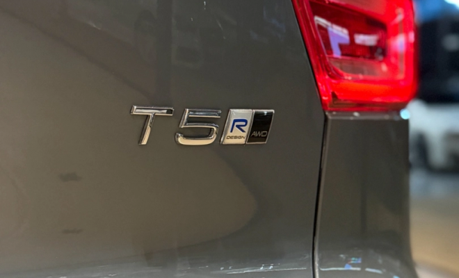 Volvo XC 40 T-5 R-DESIGN 2.0 252cv AWD 2020 Gasolina-15