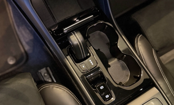 Volvo XC 40 T-5 R-DESIGN 2.0 252cv AWD 2020 Gasolina-10