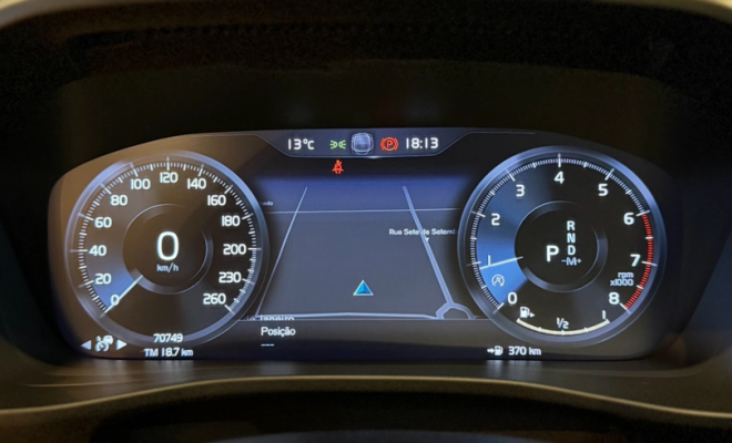 Volvo XC 40 T-5 R-DESIGN 2.0 252cv AWD 2020 Gasolina-13