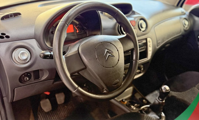 Citroën C3 GLX 1.4/ GLX Sonora 1.4 Flex 8V 5p 2011 Flex-2