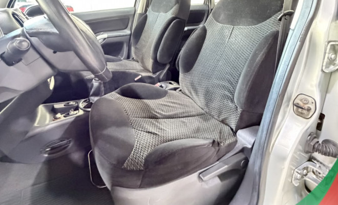 Citroën C3 GLX 1.4/ GLX Sonora 1.4 Flex 8V 5p 2011 Flex-5
