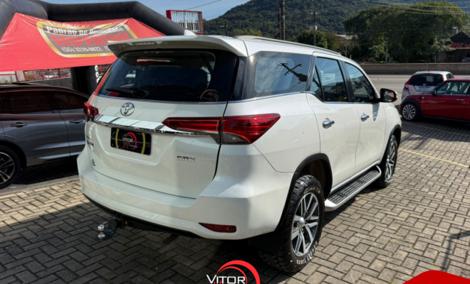 Toyota Hilux SW4 SRX 4x4 2.8 TDI 16V Dies. Aut. 2020 Diesel-13