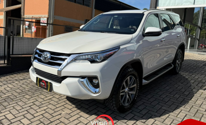 Toyota Hilux SW4 SRX 4x4 2.8 TDI 16V Dies. Aut. 2020 Diesel-16