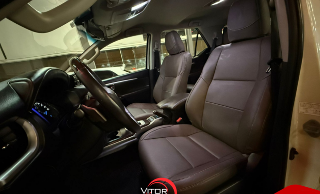 Toyota Hilux SW4 SRX 4x4 2.8 TDI 16V Dies. Aut. 2020 Diesel-10
