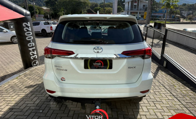 Toyota Hilux SW4 SRX 4x4 2.8 TDI 16V Dies. Aut. 2020 Diesel-12