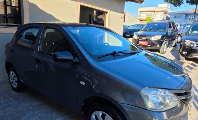 Toyota ETIOS 1.3 Flex 16V 5p Mec. 2013 Flex-1