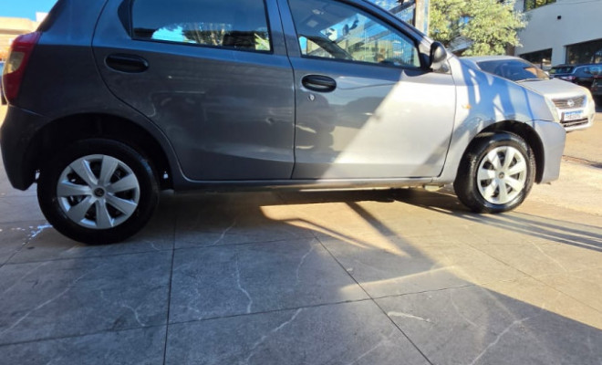 Toyota ETIOS 1.3 Flex 16V 5p Mec. 2013 Flex-4