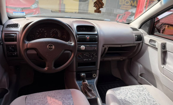 GM - Chevrolet Astra Sedan 2.0/CD/ Expres.GLS 2.0 8V 4p 2004 Gasolina-7