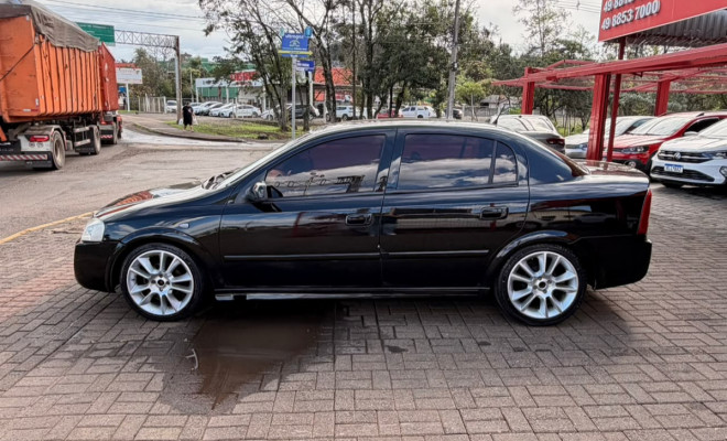 GM - Chevrolet Astra Sedan 2.0/CD/ Expres.GLS 2.0 8V 4p 2004 Gasolina-0