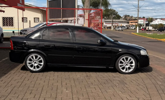 GM - Chevrolet Astra Sedan 2.0/CD/ Expres.GLS 2.0 8V 4p 2004 Gasolina-4