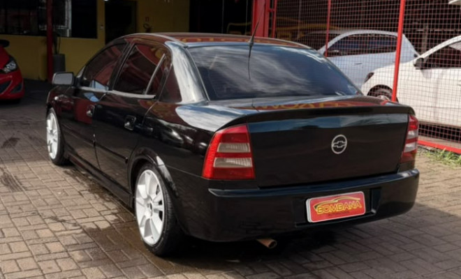 GM - Chevrolet Astra Sedan 2.0/CD/ Expres.GLS 2.0 8V 4p 2004 Gasolina-1