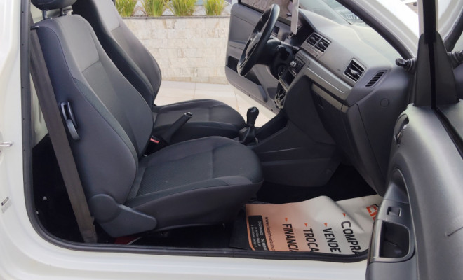 VW - VolksWagen Saveiro Robust 1.6 Total Flex 16V  2023 Flex-6