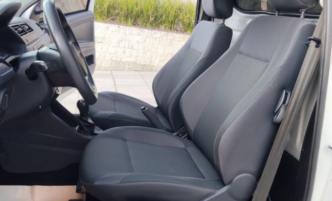 VW - VolksWagen Saveiro Robust 1.6 Total Flex 16V  2023 Flex-10
