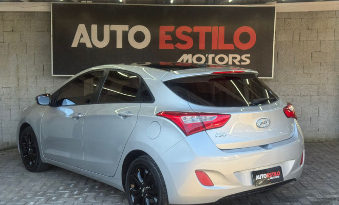 Hyundai i30 1.8 16V Aut. 5p 2015 Gasolina-1