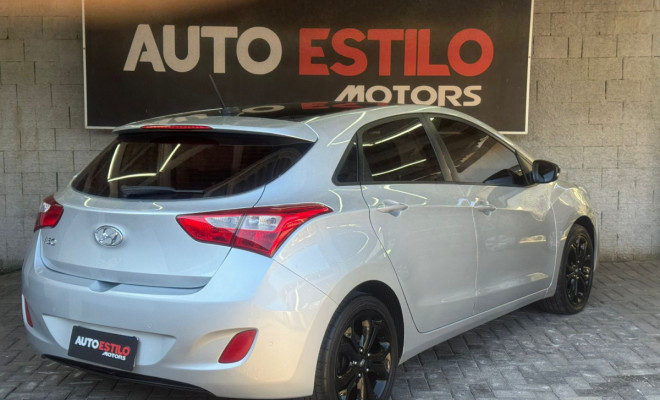 Hyundai i30 1.8 16V Aut. 5p 2015 Gasolina-2