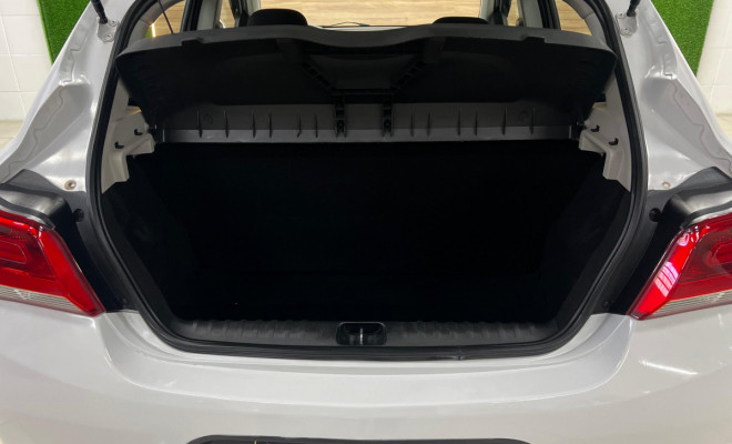 GM - Chevrolet ONIX HATCH LT 1.4 8V FlexPower 5p Mec. 2018-10
