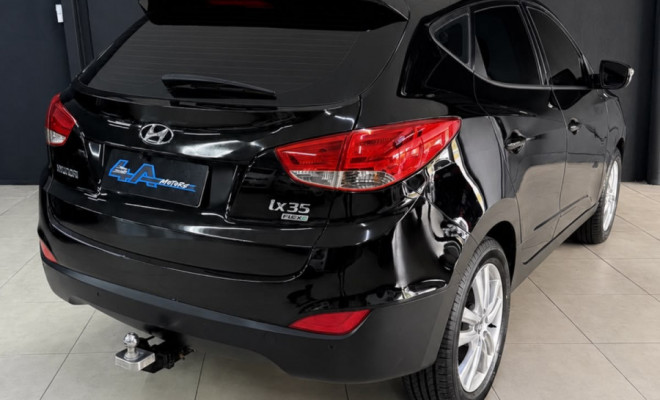 Hyundai ix35 2.0 16V 170cv 2WD/4WD Mec. 2011 Gasolina-11