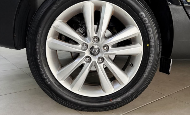 Hyundai ix35 2.0 16V 170cv 2WD/4WD Mec. 2011 Gasolina-12