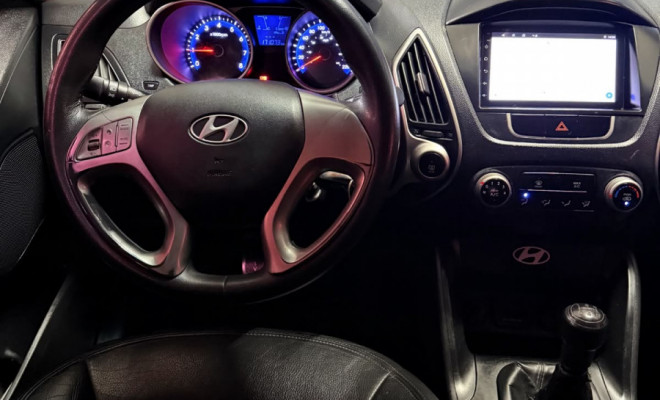 Hyundai ix35 2.0 16V 170cv 2WD/4WD Mec. 2011 Gasolina-5
