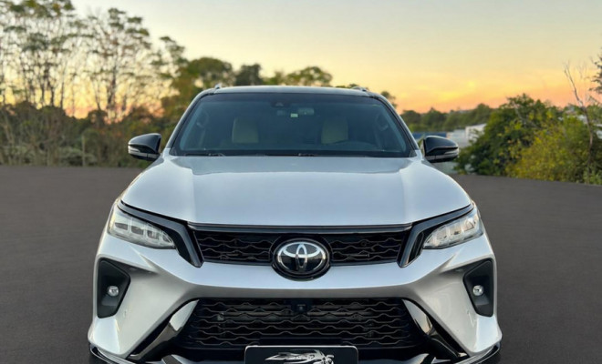 Toyota Hilux SW4 Diamond 2.8 TB 4x4 Die. Aut. 2022 Diesel-3